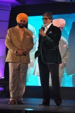 Amitabh Bachchan, Navjot Singh Sidhu  unveil Sidhu_s Sherry on Topp in J W Marriott, Juhu, Mumbai on 18th April 2013 (26).JPG